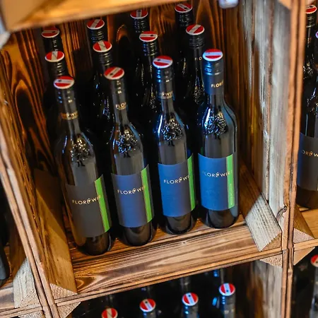 Penzion Kulinarischer Weinhof Florlwirt *